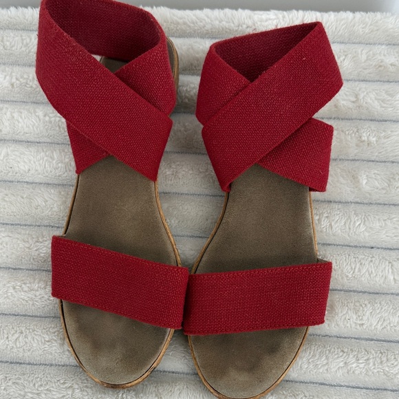 Charleston Peri Red Sandals size 7 - Picture 5 of 10